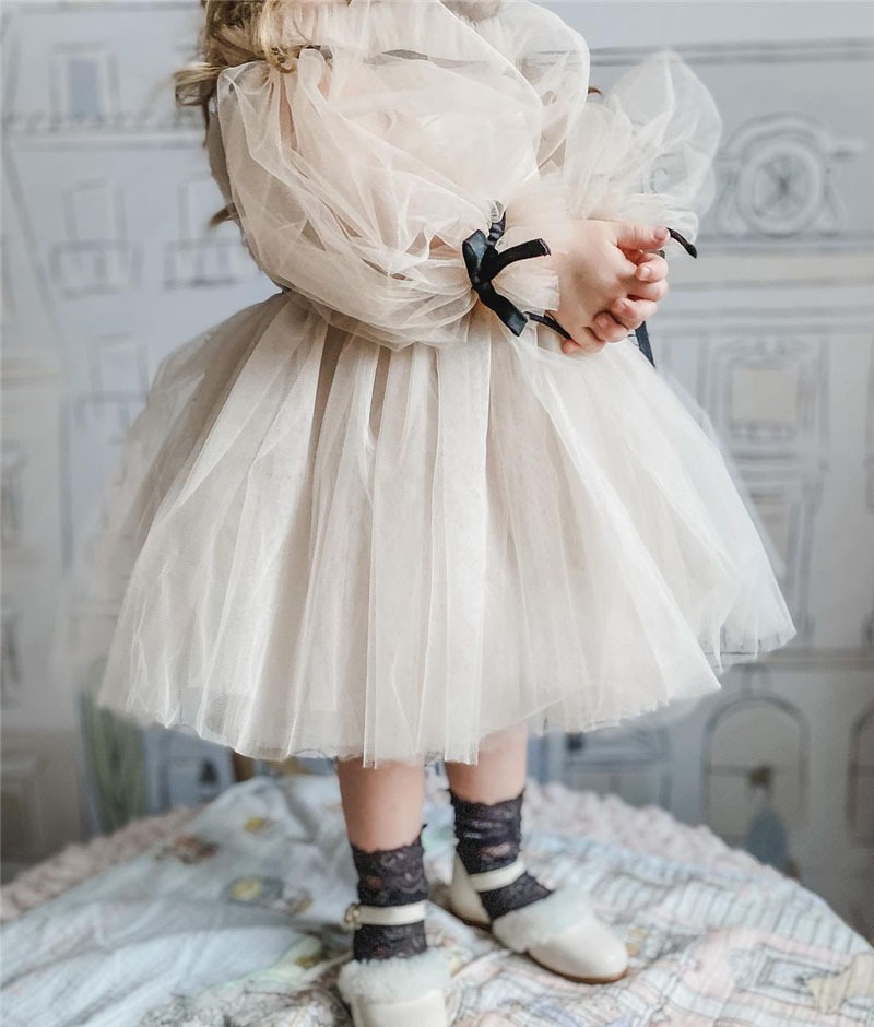 Vestido blanco con tutú de princesa y hombros descubiertos para niñas