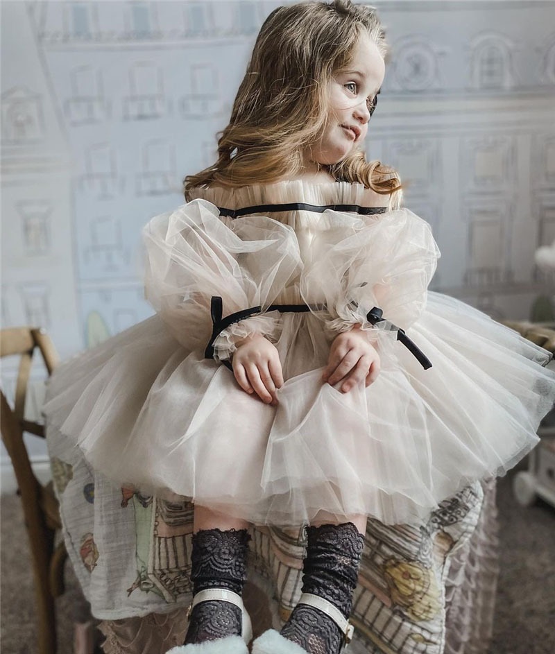 Vestido blanco con tutú de princesa y hombros descubiertos para niñas