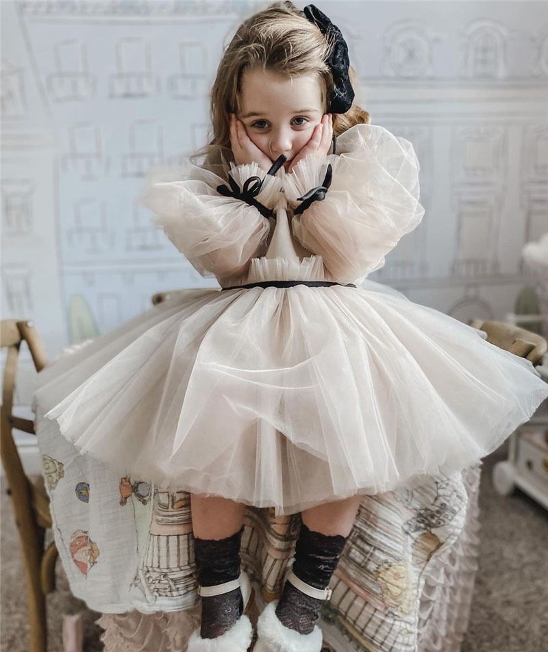 Vestido blanco con tutú de princesa y hombros descubiertos para niñas